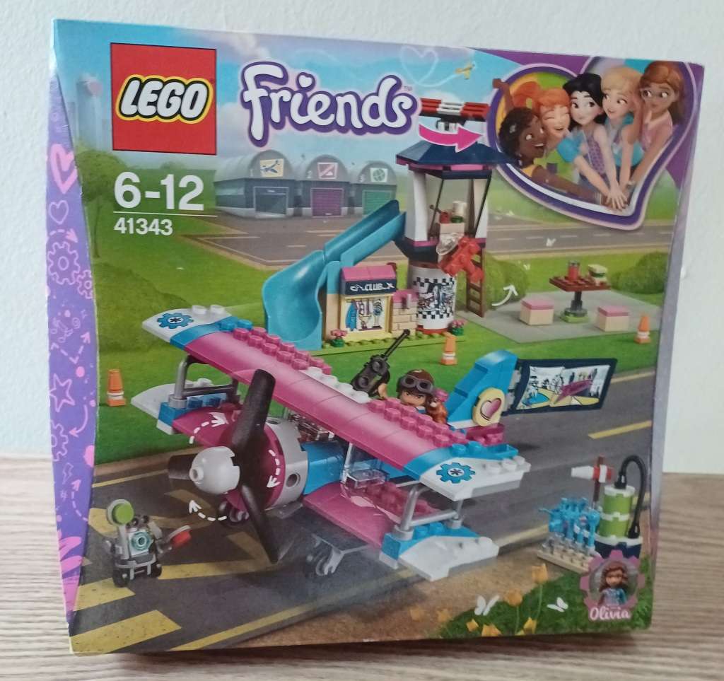 Large LEGO Friends Heartlake City Airplane Tour (41343) - 323 pieces