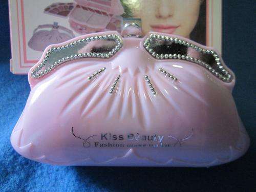 Make up kit - Kiss Beauty - Handbag