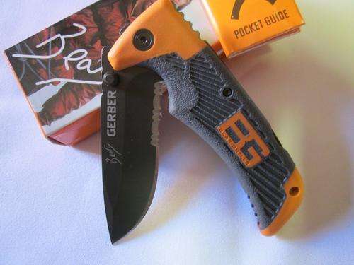 Pocket knive - Bear Grylls