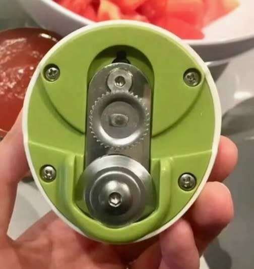 1pc Can Opener & Bottle Opener & Tin Opener & Can Cutter & Jar Opener & Kitchen Tool