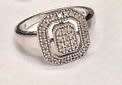 Beautiful 925 Silver ladies Ring with 1ct in CZ"s