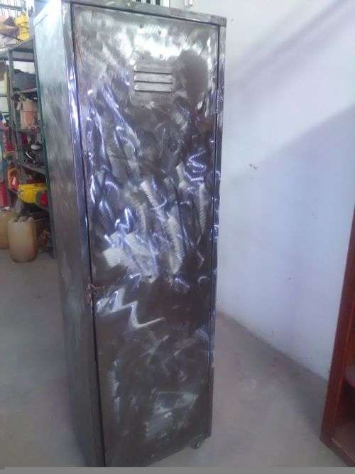 METAL LOCKER