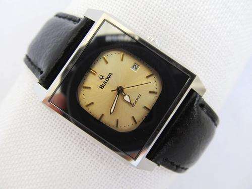 RARE BULOVA QUARTZ CHROME MENS WATCH**make me an offer***