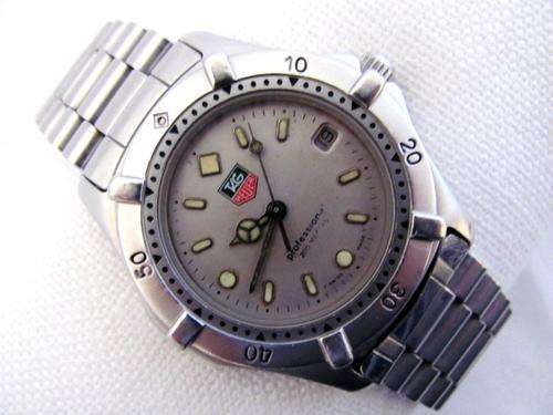 Authentic RARE TAG HEUER 2000 MID`S STAINLESS STEEL. REF 962.213R