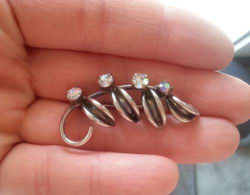 Vintage beautiful pewter/ silver plated brooch
