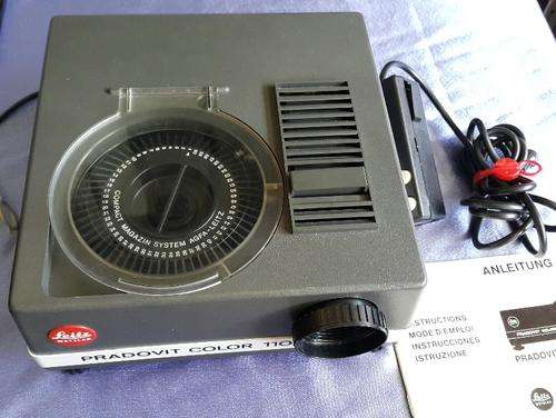Paradovit Slide Projector