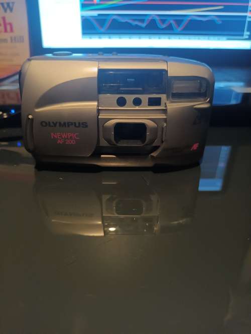 VINTAGE Olympus Newpic AF200 APS Point & Shoot Film Camera