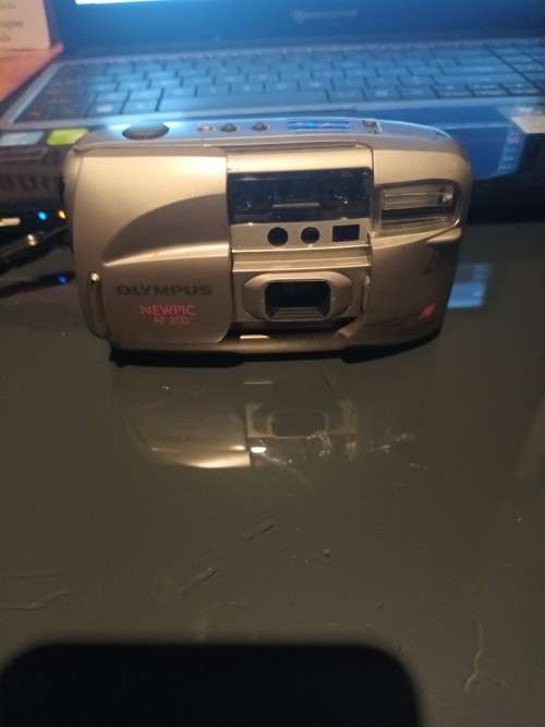 VINTAGE Olympus Newpic AF200 APS Point & Shoot Film Camera