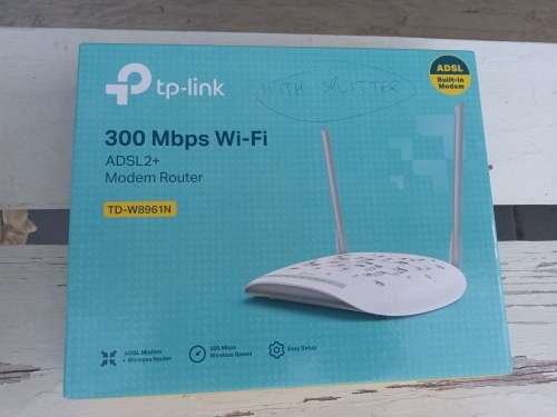 TP-LINK 4-Port 300Mbps Wireless N ADSL2+ Modem Router TD-W8961N