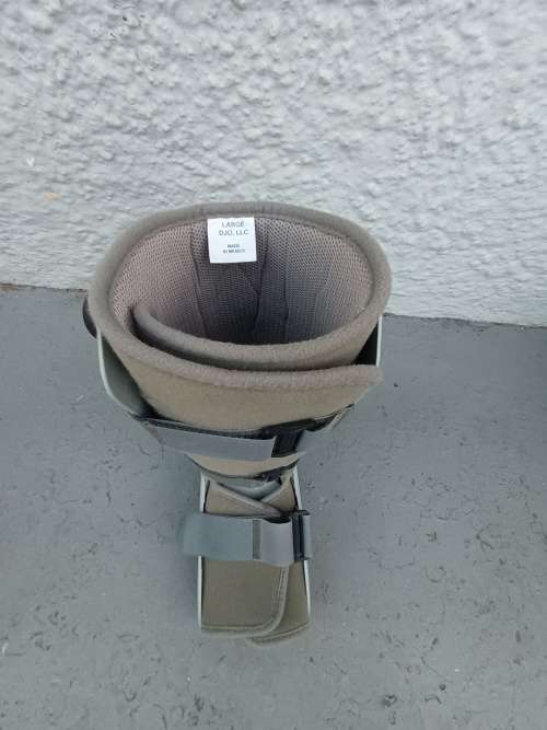 AIRCAST Softstrike Moon Boot (Large)