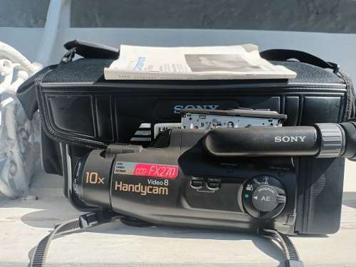VINTAGE Sony Handycam Video 8 Tape Video Camera Sony CCD FX-270 Camcorder Black Rare