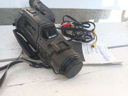 VINTAGE Sony Handycam Video 8 Tape Video Camera Sony CCD FX-270 Camcorder Black Rare