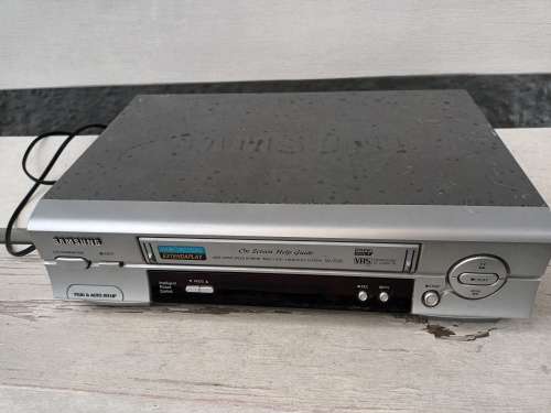 SAMSUNG SV 2261 VHS/VCR VIDEO PLAYER RECORDER