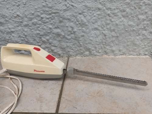 VINTAGE Pineware Electric Carving Knife