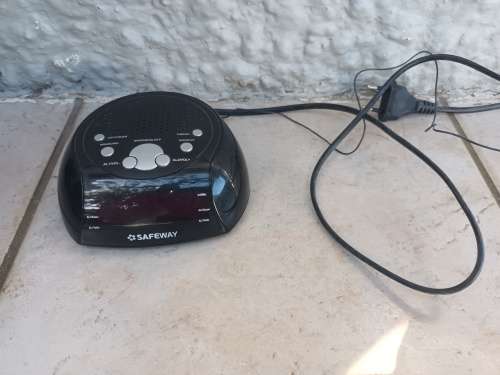 Safeway Alarm Clock FM/AM Radio SCR-101 BTS