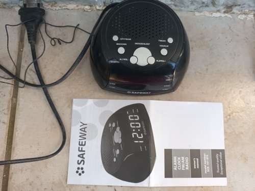 Safeway Alarm Clock FM/AM Radio SCR-101 BTS