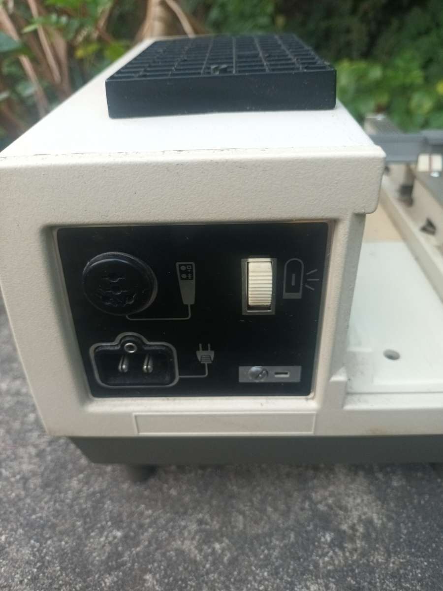 VINTAGE Cabin Toodee Slide Projector