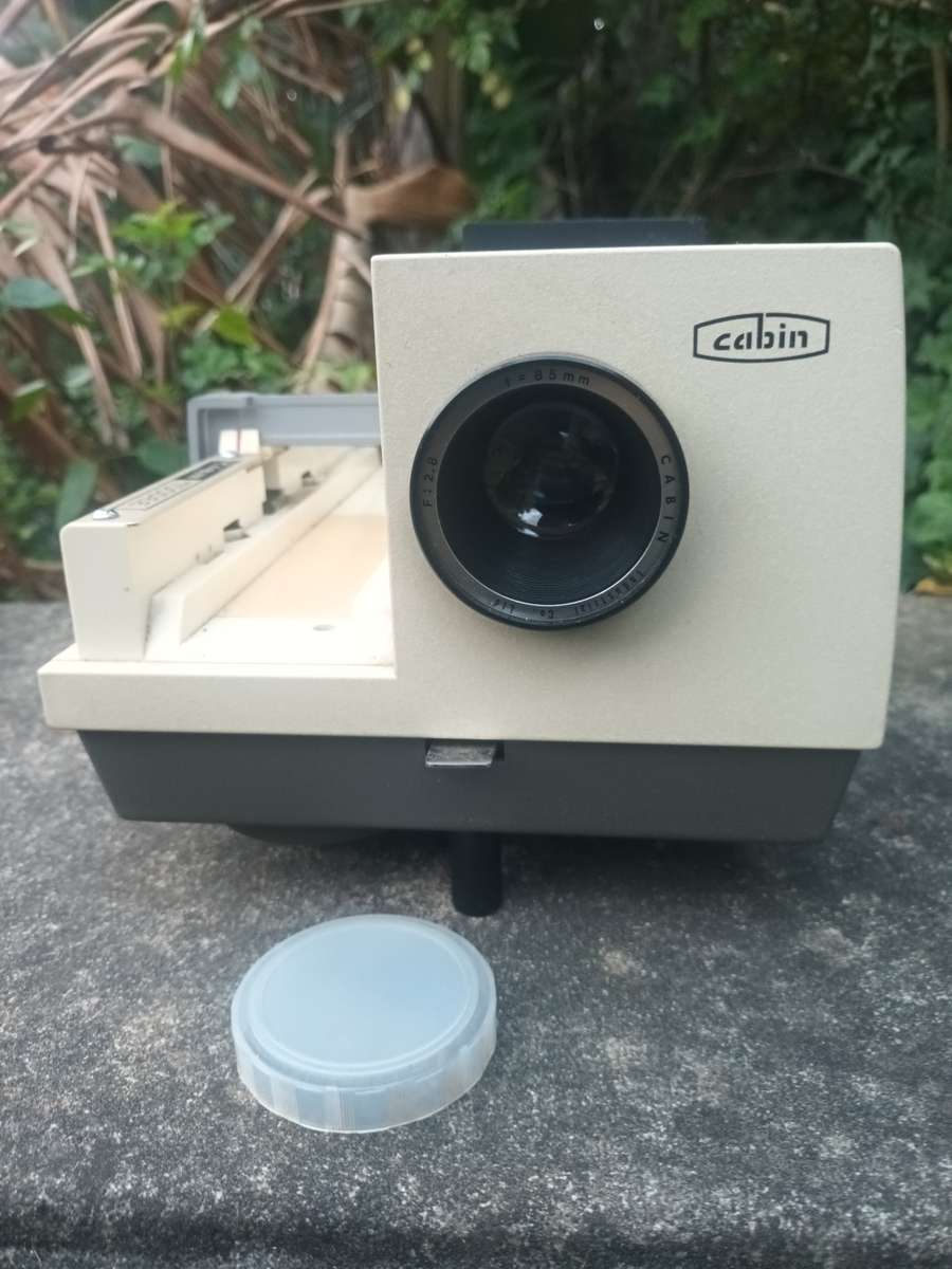 VINTAGE Cabin Toodee Slide Projector