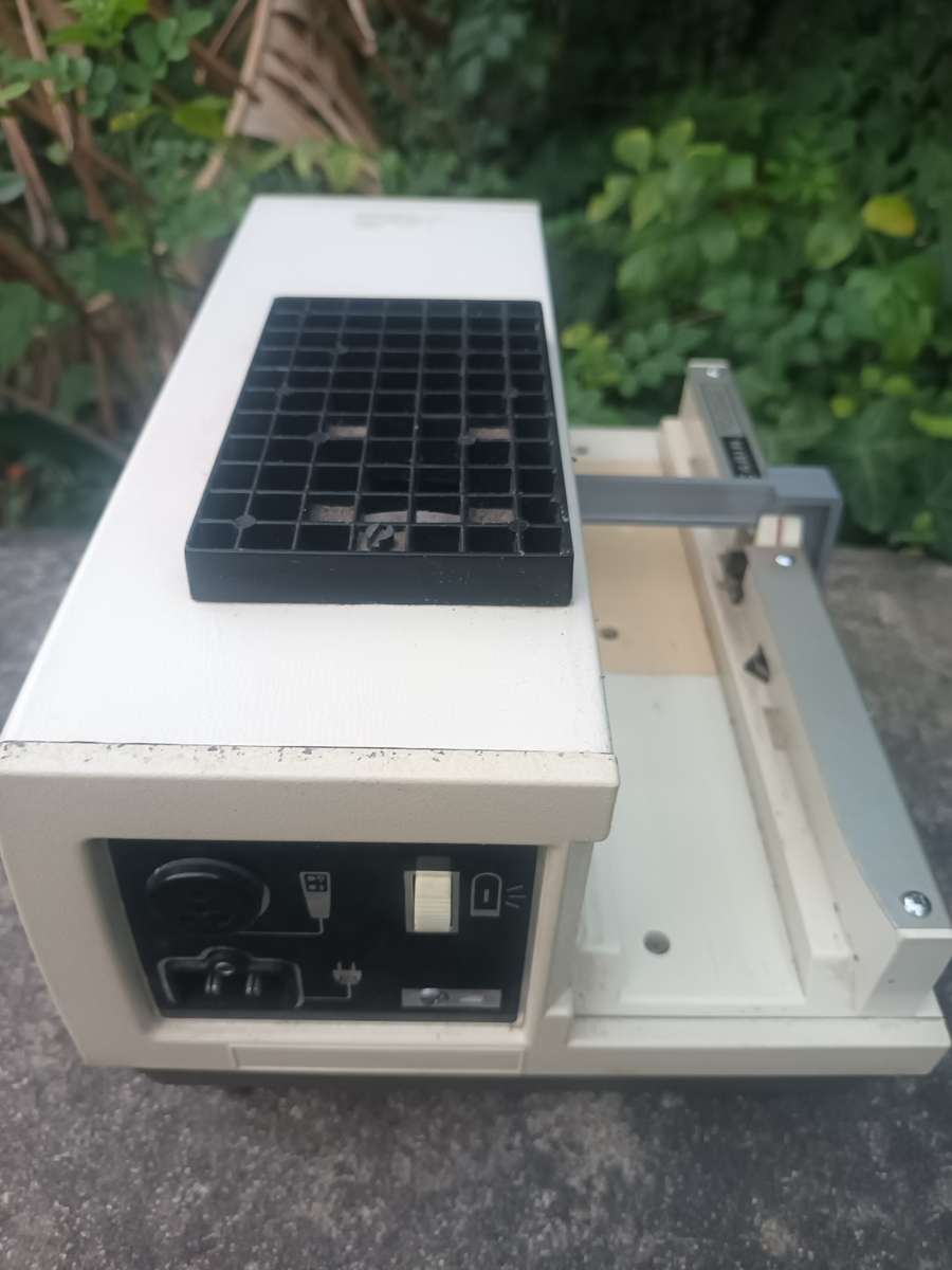 VINTAGE Cabin Toodee Slide Projector