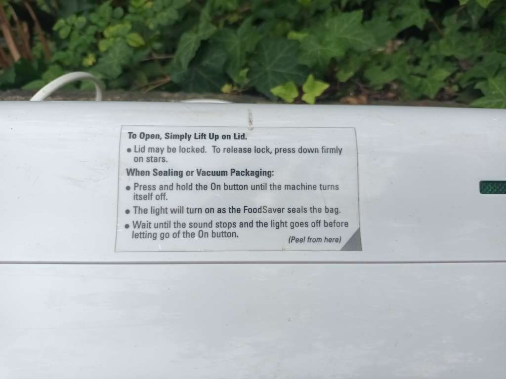 FOODSAVER COMPACT II - VAC 55O VACUUM SEALER