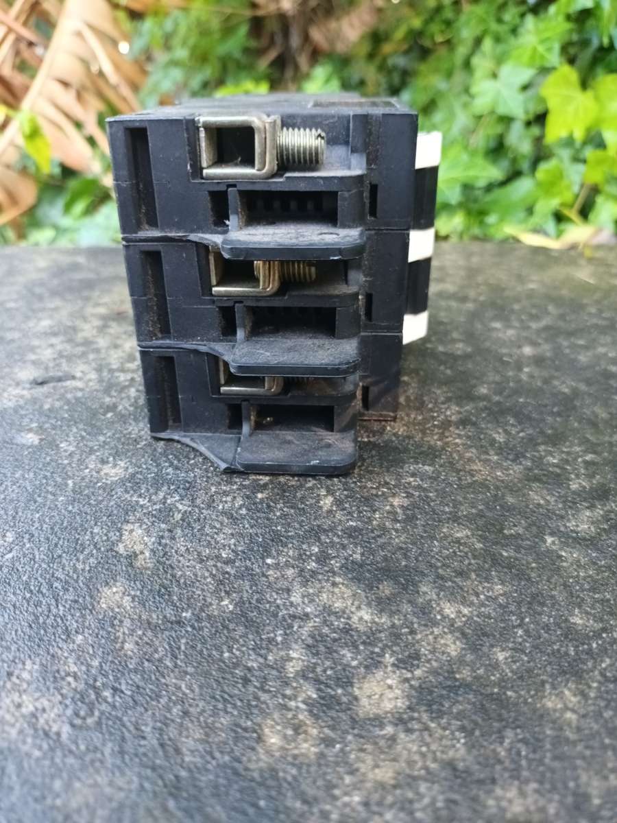 CBI Circuit Breaker 3 Pole Curve 2 60A 6kA 415V