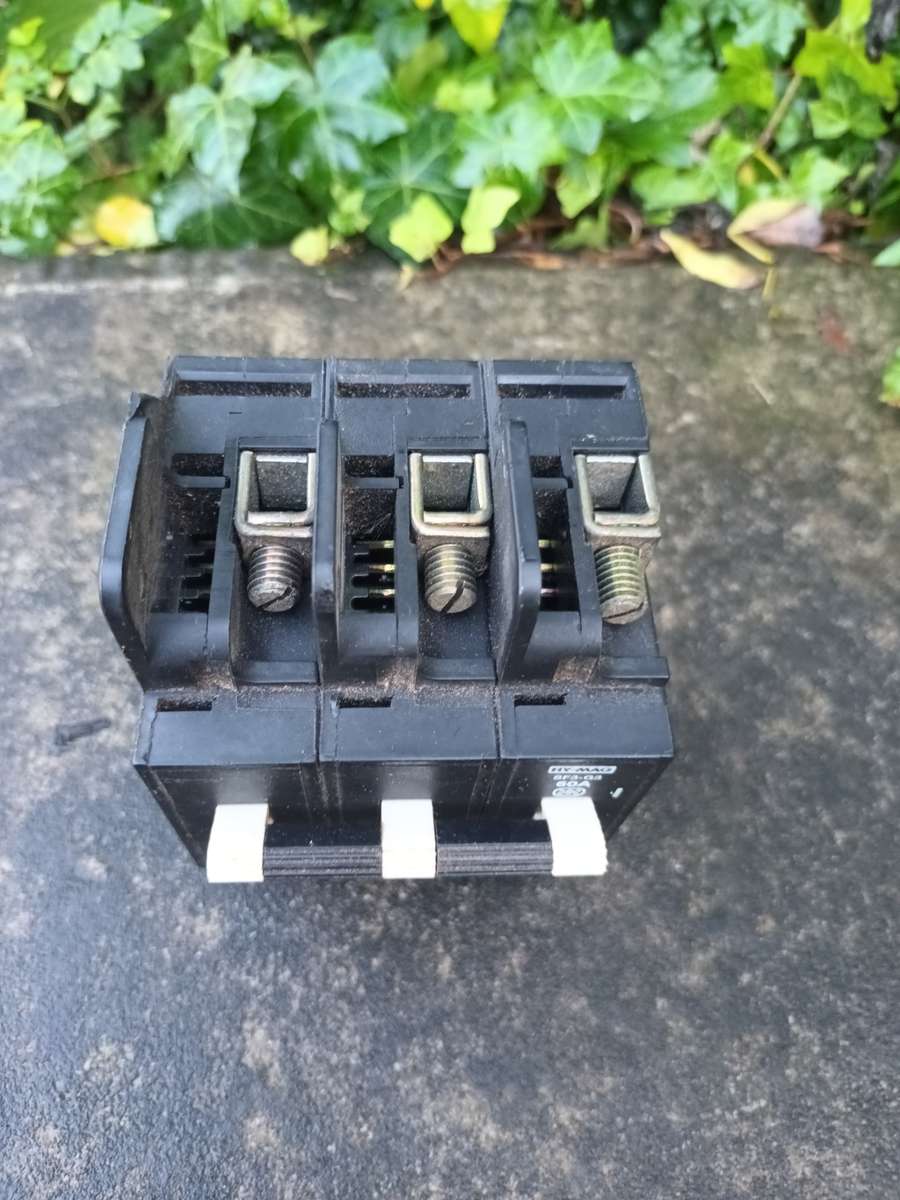 CBI Circuit Breaker 3 Pole Curve 2 60A 6kA 415V