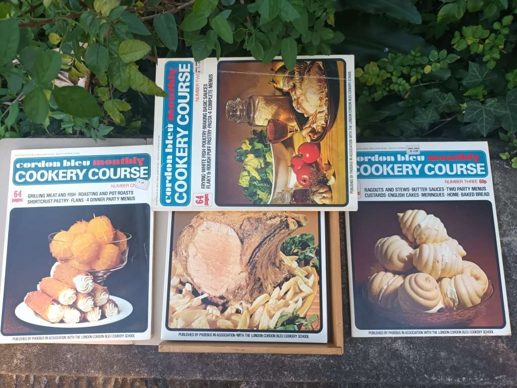 VINTAGE Cordon Bleu Monthly Cookery Course × 9