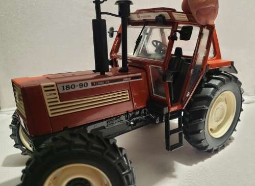 ROS FIAT 180-90 Turbo DT First Edition 1:18 Stand Model ROS REF:8003088103085