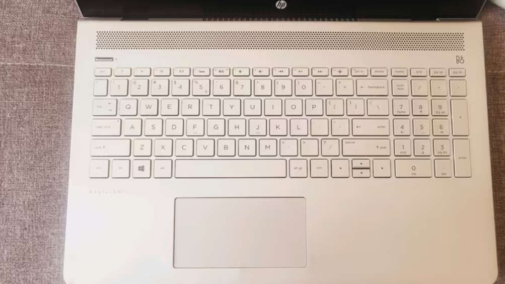 HP Pavilion 15 i5-1155G7 16GB RAM 500GB PCIE NVME SSD 15.6`