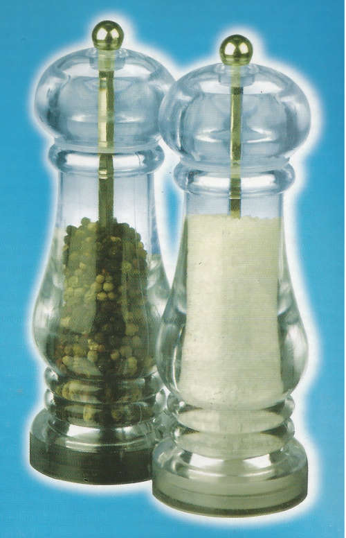 Salt and pepper mill set