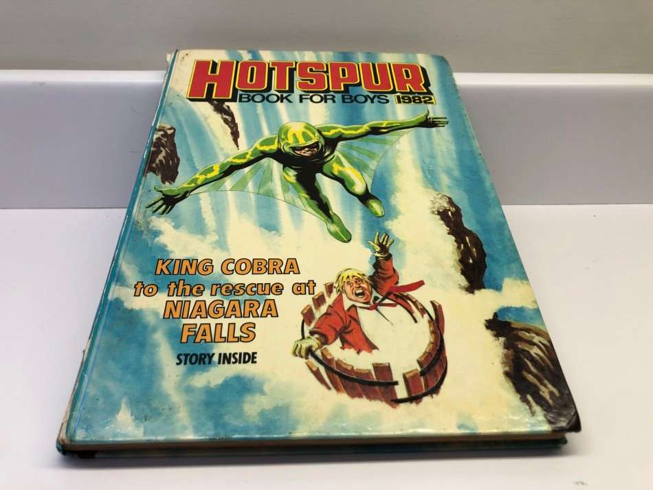 ANNUALS - VICTOR 1977 HOTSPUR 1976 82 ACTION 1983