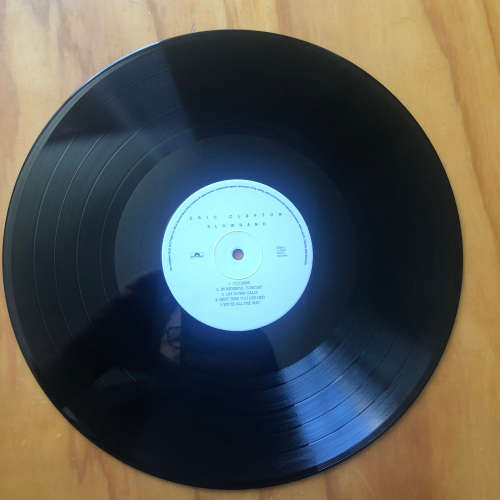 ERIC CLAPTON - SLOWHAND  . LP Vinyl GATEFOLD.  EUROPE IMPORT . MINT played once