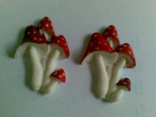 Icing images for cake decorations