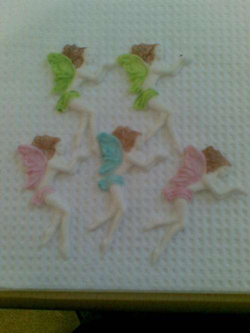 Icing images for cake decorations