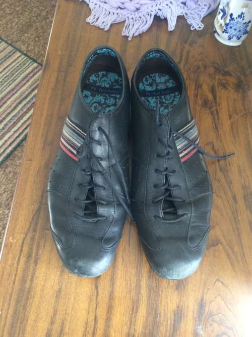 Paul Smith genuine sneakers size 9 to 9.5 very high quality.