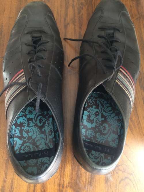 Paul Smith genuine sneakers size 9 to 9.5 very high quality.