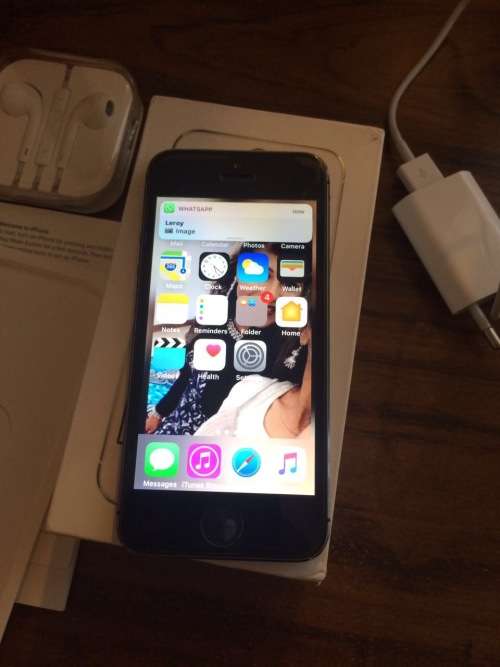 Apple Iphone 5s in all working condition - Space Grey 64G Storage UNLOCKED