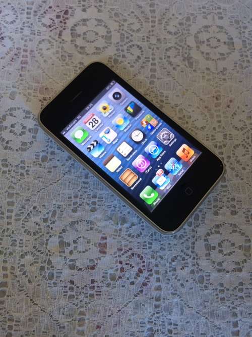 Apple Iphone 3gs 16GB - All working updated to IOS6 and can be jailbreak for all apps