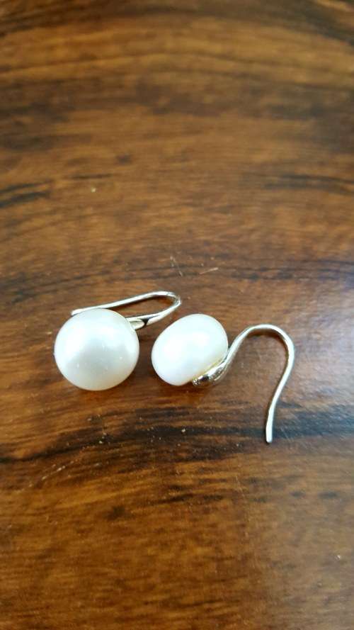 7 -8mm Real Jade Necklace with a FREE set of pearl earings - Very Beautiful and Heavy