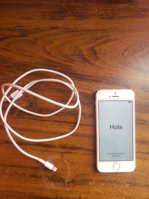 Apple Iphone 5s Silver 16GB Unlocked - Working and in very good condition - Sell As IS