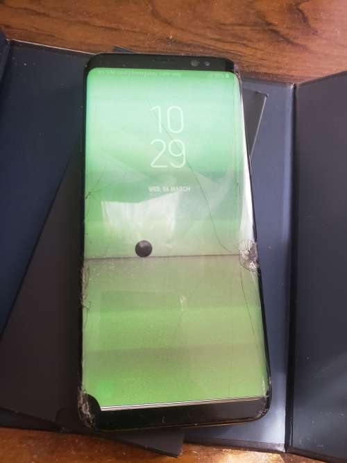 Samsung Galaxy S8 - 64GB (Cracked LCD) price slashed.Box available