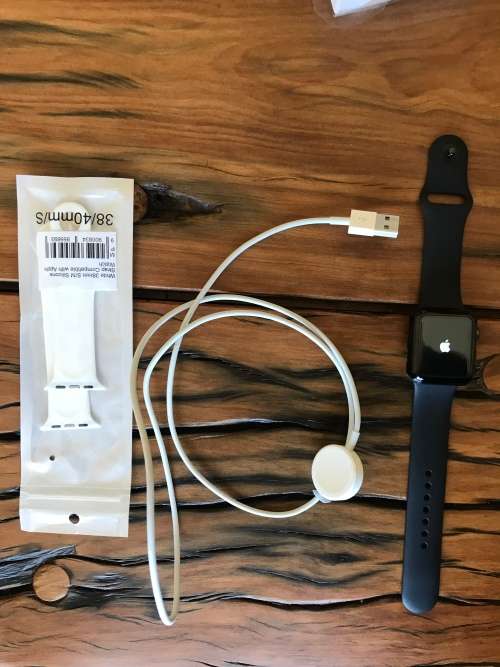 Apple Watch Series 3 GPS 38mm Space Grey Aluminium Case WITH PROTECTIVE CASE , ALMOST NEW CONDITION