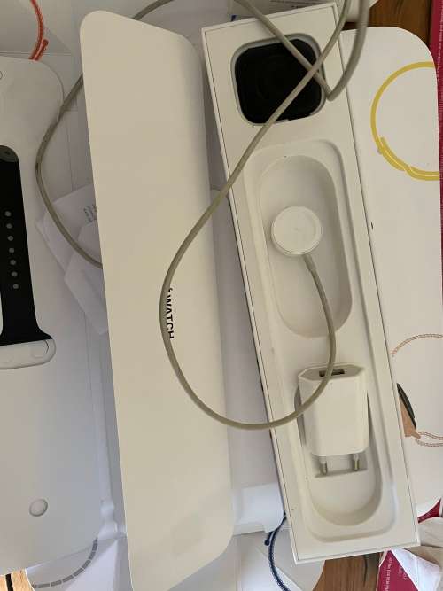 Apple Watch Series 4 GPS 40mm Space Grey Aluminium Case - Outer Cracked Screen, Full Working (AS IS)