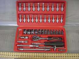 46 Piece 1/4" Drive Socket Set / TOOL BOX