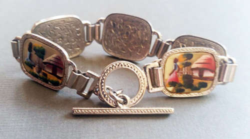 DELIGHTFUL VINTAGE HAND PAINTED BRACELET WITH TOGGLE CLOSING. UNUSUAL!