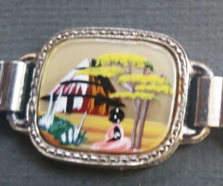 DELIGHTFUL VINTAGE HAND PAINTED BRACELET WITH TOGGLE CLOSING. UNUSUAL!