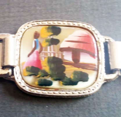 DELIGHTFUL VINTAGE HAND PAINTED BRACELET WITH TOGGLE CLOSING. UNUSUAL!