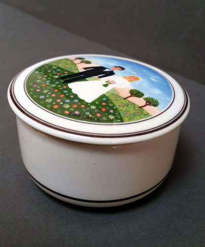 VINTAGE VILLEROY AND BOCH ORNAMENTAL PORCELAIN DISH WITH PAINTED LID. COLLECTOR'S ITEM!