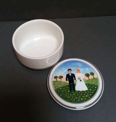 VINTAGE VILLEROY AND BOCH ORNAMENTAL PORCELAIN DISH WITH PAINTED LID. COLLECTOR'S ITEM!
