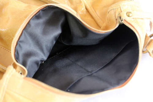 MUSTARD FIRENZE GENUINE LEATHER SAFARI HANDBAG. DESIGN MODELLED ON BALENCIAGA. MADE IN ITALY.